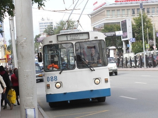 Утром в Екатеринбурге перестали ходить троллейбусы