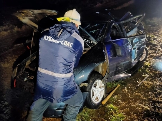 Ночью под Анапой столкнулись два легковых автомобиля