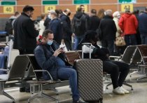 Ношение маски в самолетах снижает риск распространения COVID, подтвердило новое исследование, в котором использовалось моделирование, чтобы проверить, как далеко вирусные капли могут перемещаться и заражать