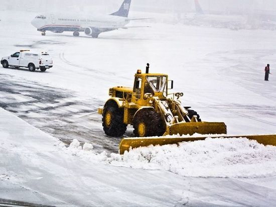 Аэропорт Храброво предупредил о возможных сбоях в работе из-за ливневого снега