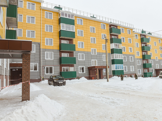 78 смолян переехали из аварийного фонда в новые квартиры