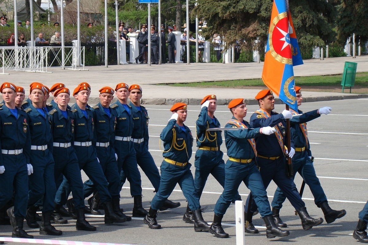 Мчс россии сотрудники фото