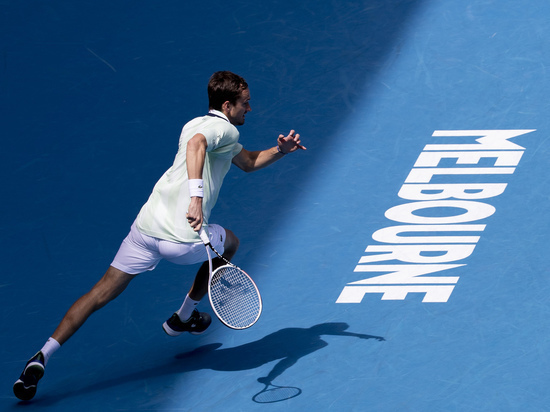 Даниил Медведев вышел в четвертый раунд Australian Open