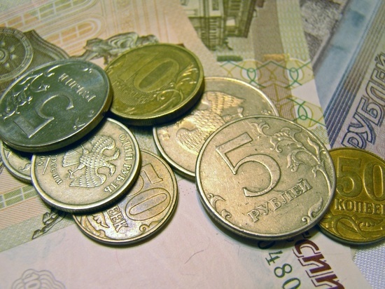 Пенсионерам в РФ предложили получить через соцзащиту 3 тысяч рублей
