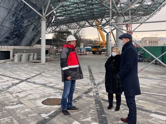Алиханов посетил строительную площадку музея «Планета Океана» в Калининграде
