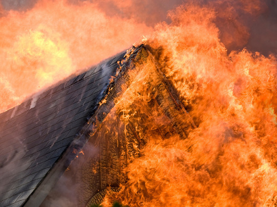 Частный дом сгорел в Кировском районе днем 22 января