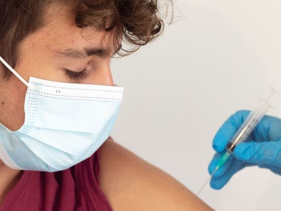 Менее 3 тысяч доз вакцины против COVID-19 «Спутник М» ожидает Петербург 23 января