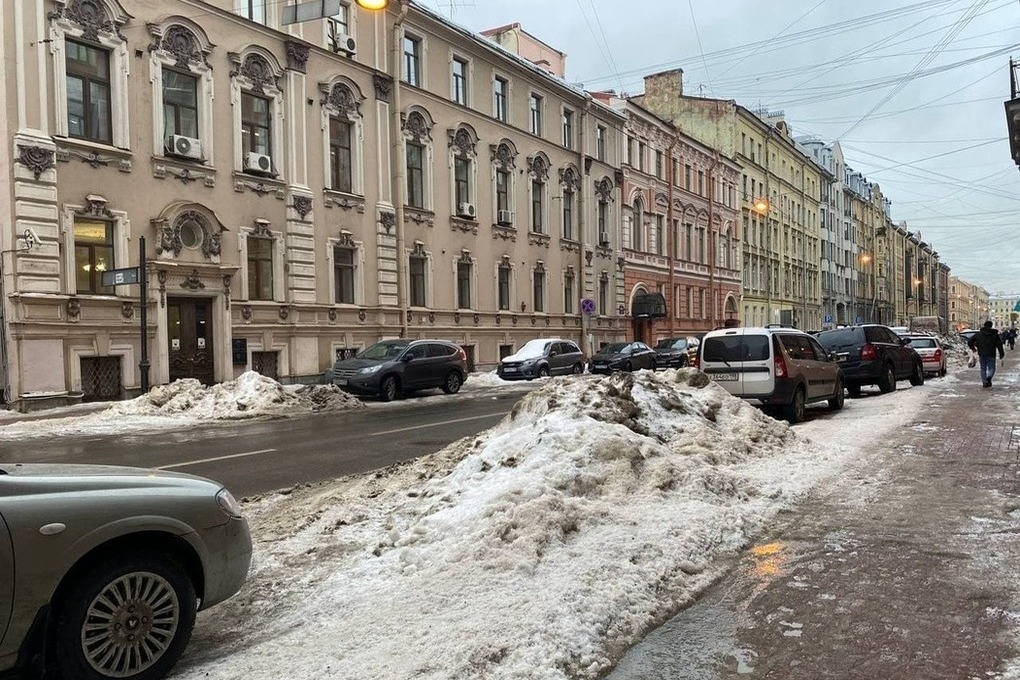 Санкт Петербург снег