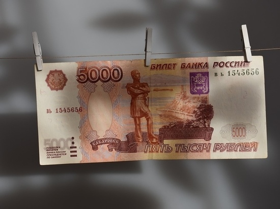 Фальшивые банкноты обнаружили в Пскове и Великих Луках