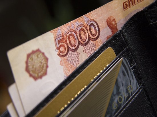 39-летняя жительница Удмуртии потратила на несуществующие акции более миллиона рублей
