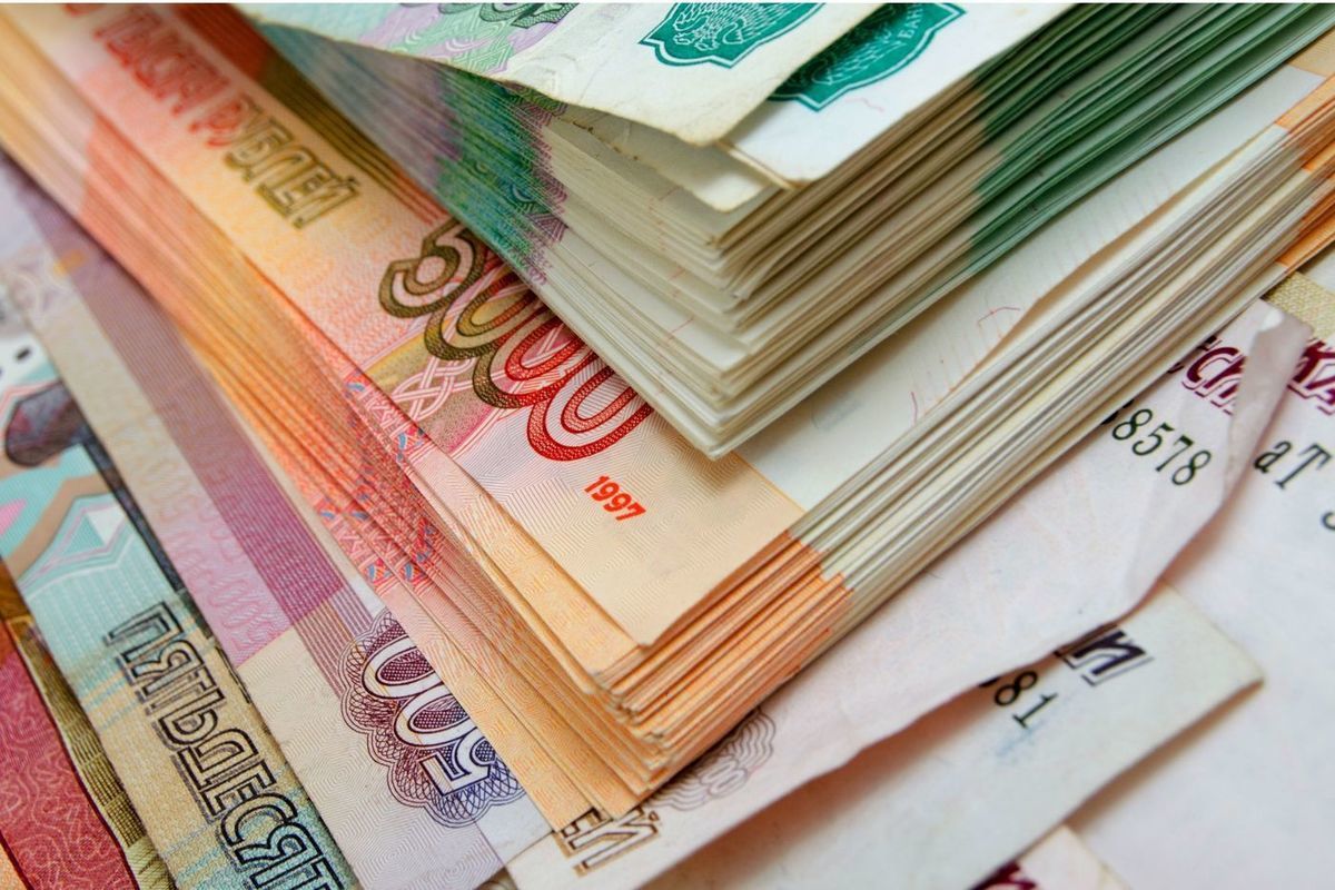 Двоих мошенников в Черняховске задержали за махинации на 2,8 млн рублей .