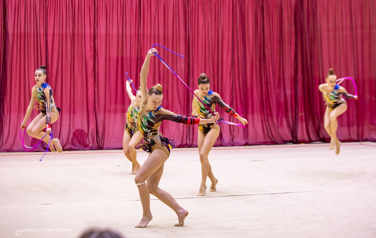 Яркие и эмоциональные: соревнования по художественной гимнастике прошли в Петрозаводске
