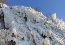 Ледяная гора под Хабаровском стала местной «фишкой»