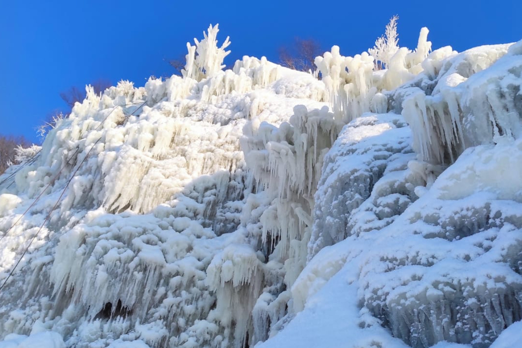 Спрятанная на видном месте ледяная гора под Хабаровском