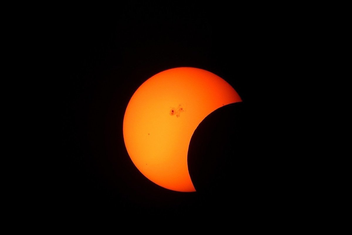 Солнечные затмения 2019 года. Солнечное затмение планетарий. Солнечное затмение Улан Удэ. Смешарики солнечное затмение.