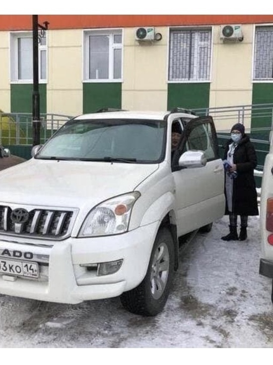 Автомобили правительства переданы на помощь врачам Якутска