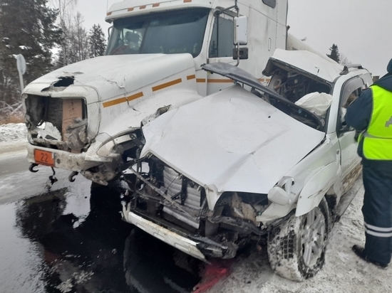 В Кабанском районе Бурятии водитель «тойоты» погиб в ДТП с грузовиком