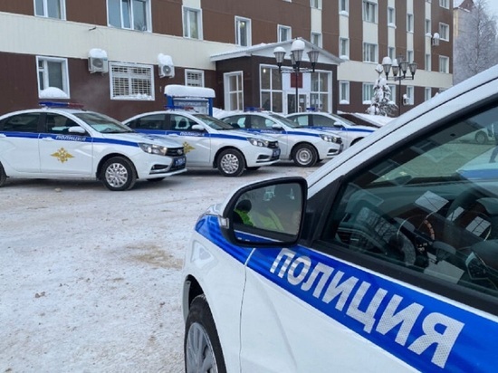 Два десятка отечественных легковушек пополнили автопарк полиции Ямала