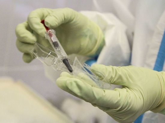 Установлена способность «Омикрона» выживать на коже почти сутки