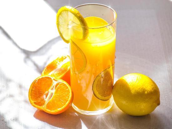 Daily Express: апельсиновый сок помогает снизить давление