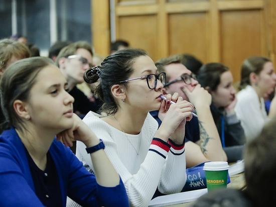 Учащиеся российских вузов рассказали, что больше всего раздражает их во время учебы