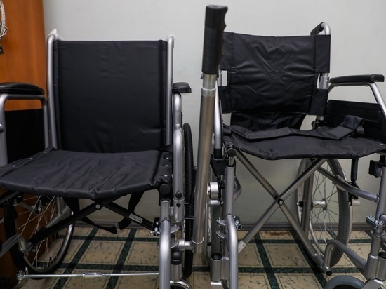 Прокуратура помогла волгоградке получить кресло-коляску для сына-инвалида