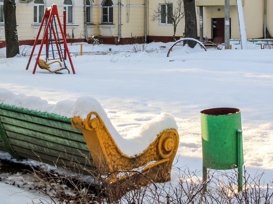 В Курске 11 управляющих компаний не справляются с уборкой снега во дворах