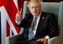 Британский премьер-министр Борис Джонсон снова попал в поле зрения СМИ в связи с предполагаемым нарушением им самим и его приближенными карантинных ограничений