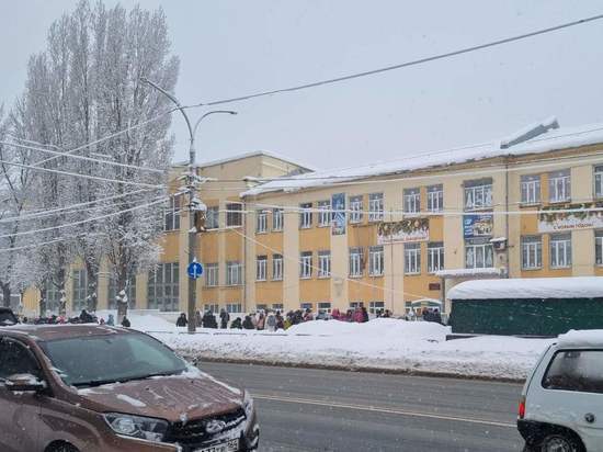 Сообщения о минировании саратовских школ поступили с иностранных серверов