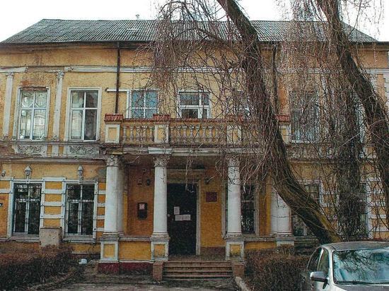 Теперь объект культурного наследия: здание с колоннами на Леонова приведут в порядок