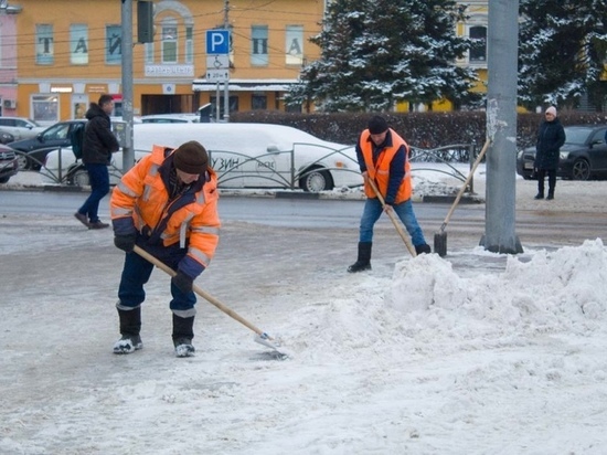 После поручения Любимова рязанским дворникам выдали нормальные лопаты