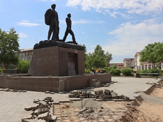 В Улан-Удэ продолжается конкурс эскизов памятника строителям БАМа