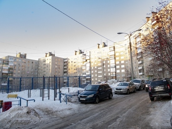 Депутаты проверили качество очистки улицы Маклакова в Мурманске