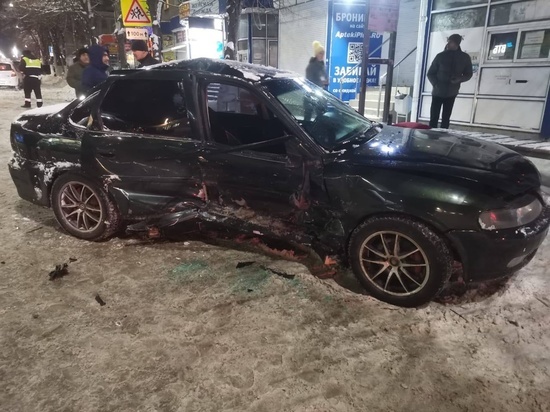 В Шахтах двое женщин пострадали в лобовом ДТП с пьяным водителем