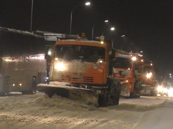 За ночь с улиц Волгограда вывезли более 1,9 тысячи кубометров снега