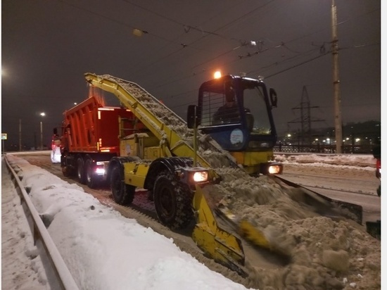 Смоленск испытывает голод в кадрах и технике для уборки улиц от снега