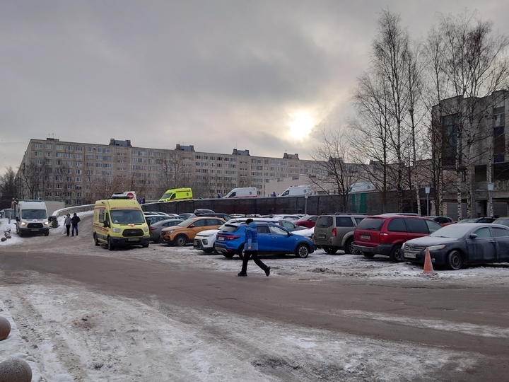 Больных много, очередей нет; что происходит в Петербурге с медпомощью