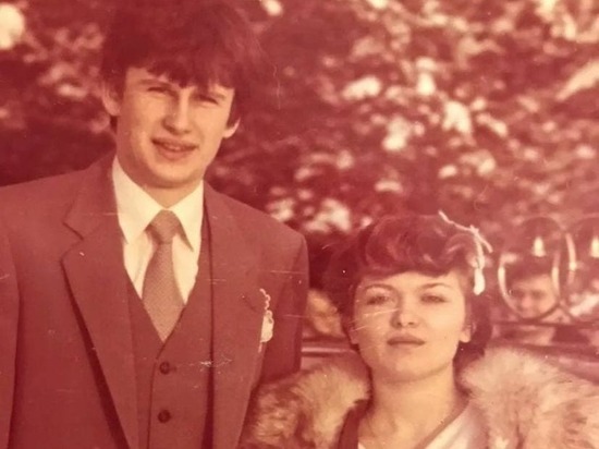 Дрозденко опубликовал архивные фотографии с женой в годовщину свадьбы