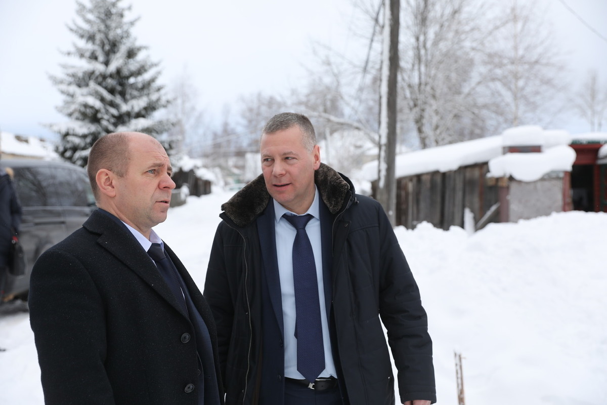 Михаил Евраев посетил дворы, которые будут благоустроены по проекту «Наш двор» в Некоузском районе