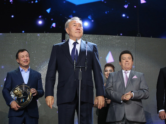 Сенат Казахстана лишил Назарбаева пожизненного председательства в Совбезе