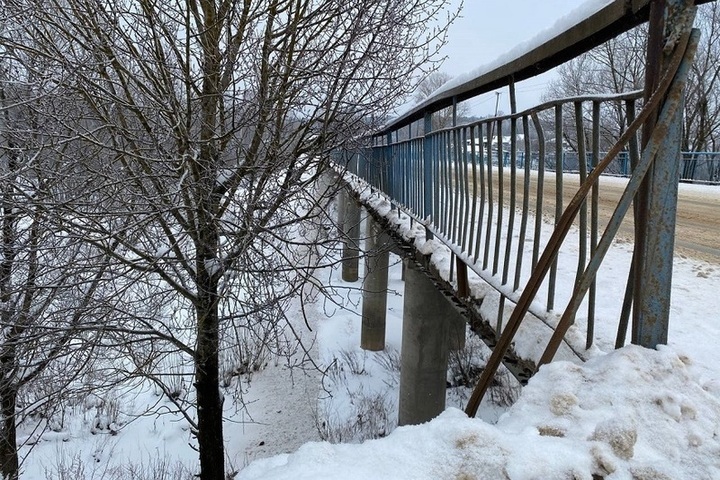 В ходе рабочей поездки в Островское, губернатор Костромской области Сергей Ситников одобрил планы по ремонту моста через реку Меру