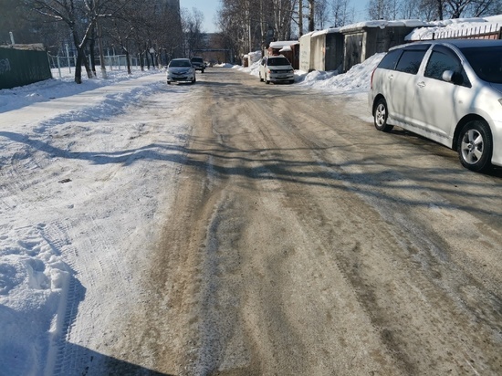 Хабаровчане травмируют руки и ноги из-за гололеда