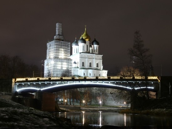 Троицкий мост в Пскове сделают более безопасным для водителей