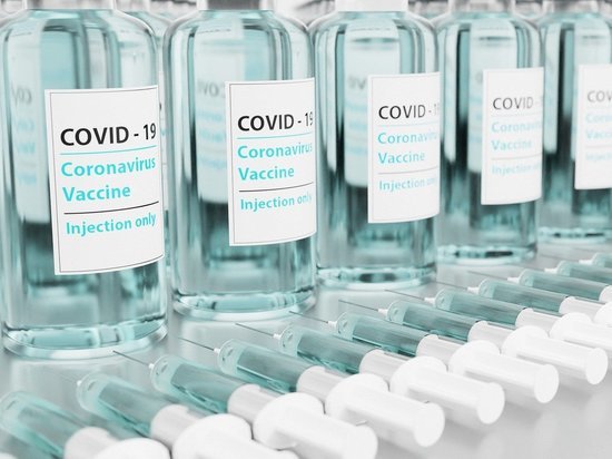 Первые 70 подростков вакцинировались от COVID-19 в Забайкалье