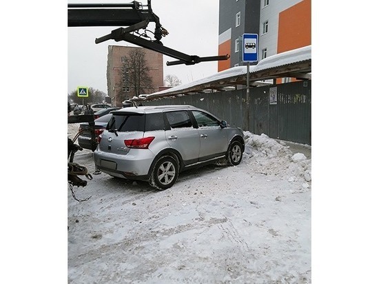За сутки с улиц Рязани эвакуировали 9 неправильно припаркованных машин
