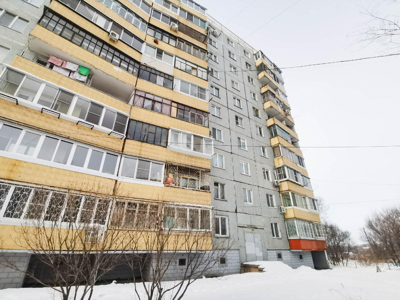 Версия школы «Икс» на улице Панфиловцев в Хабаровске