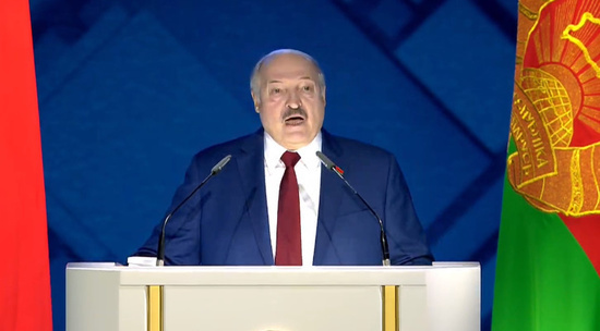 Лукашенко в прямом эфире пообещал защитить Россию в случае войны