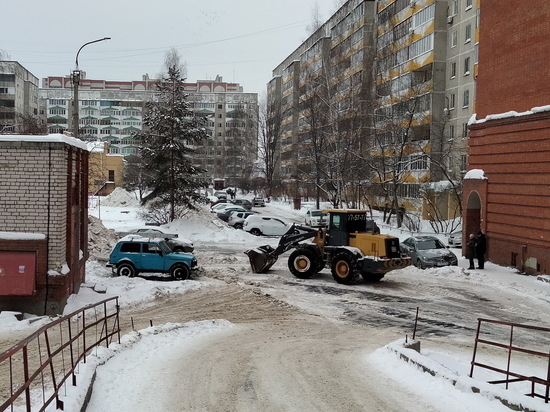 В Йошкар-Оле мошенник пригласил тракториста убрать снег
