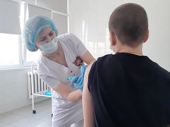 В Алтайском крае привили от коронавируса более 700 детей