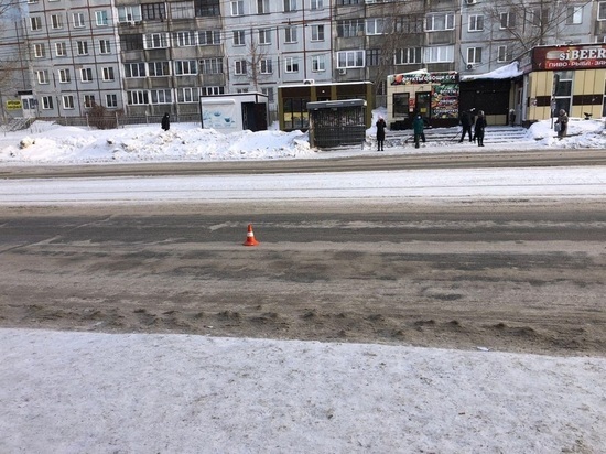 Водитель Toyota сбил девочку в Новосибирске и сломал ей нос